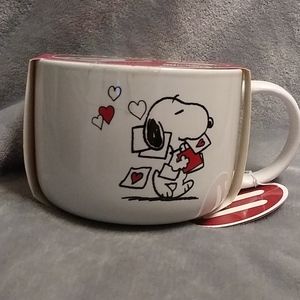 - NWT Peanuts Snoopy Cake mix Mug